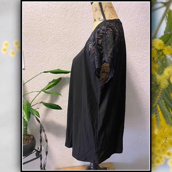 TORRID Keyhole Lace Sleeve Tee #Tlace-tee5p - Picture 5 of 7